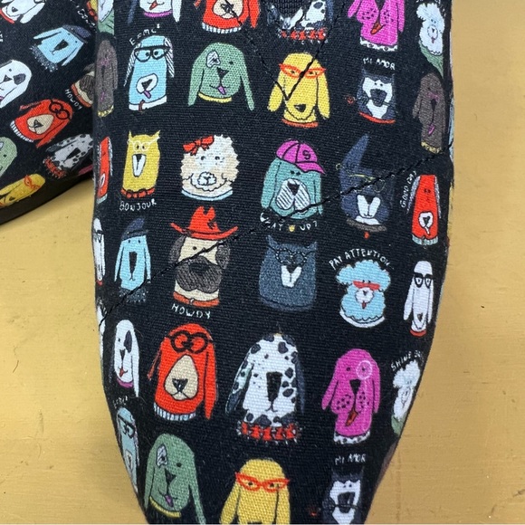 BOBS FROM SKECHERS Black Slip on Multicolor Dog Print Memory Foam Flats, 10 - Picture 4 of 14